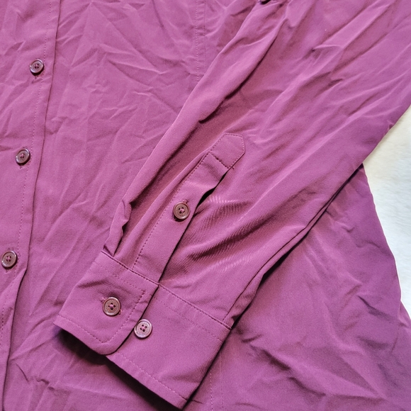 Orvis Shirt Womens Medium Tech Outdoor Red Burgundy Long Sleeved  Chambray Work - Picture 2 of 7
